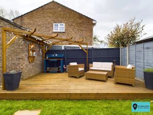 Decking Area- click for photo gallery
